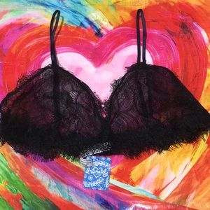 Black Bra, Navy Straps